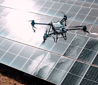 Çatı GES'lerinde Buzlanma Önleyici Drone Temizliği